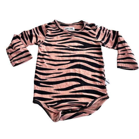 Carlijnq unisex animal stripe organic cotton snap crotch top size 3-6 months - Picture 1 of 4